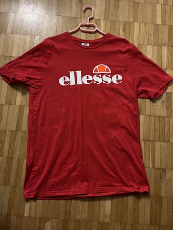 Elesse Shirt rot