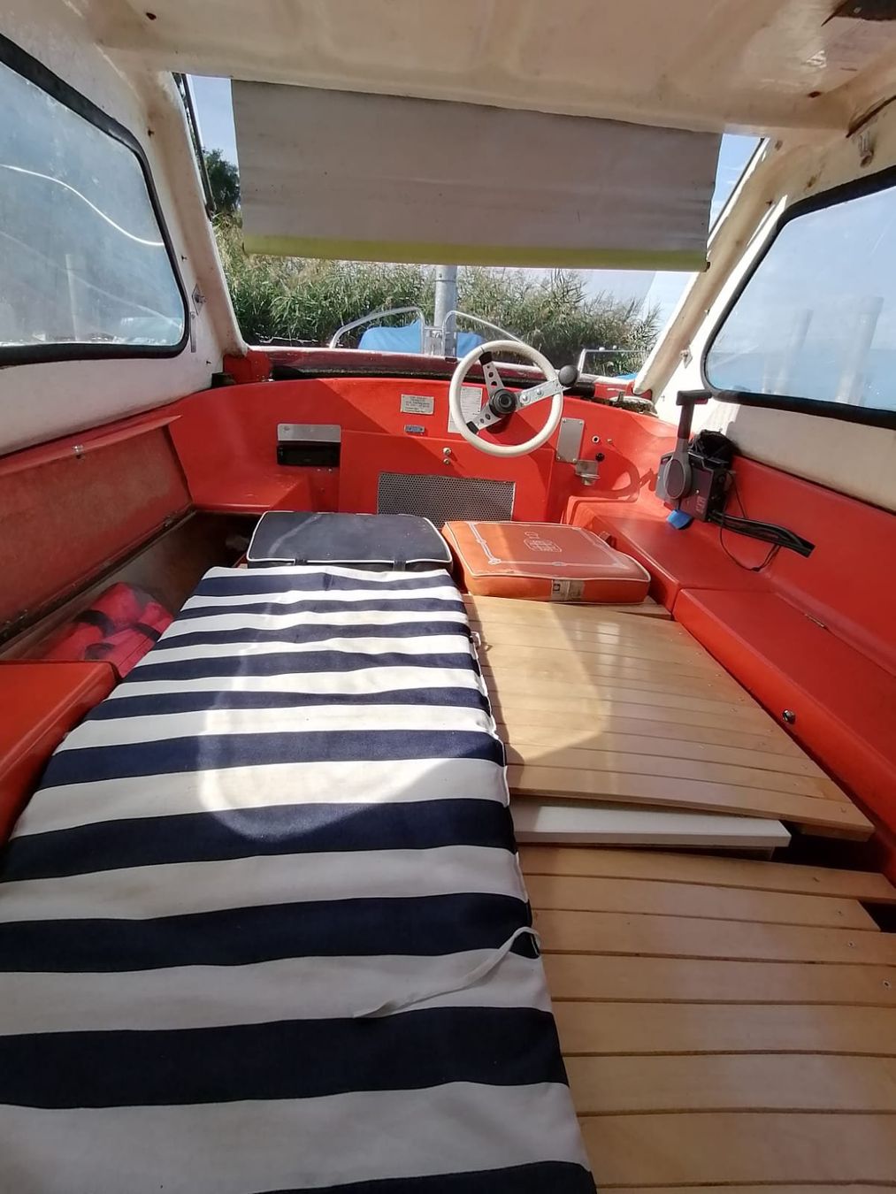 Boote: Kabinen- Motorboot 25 Ps mit Trailer – Gebraucht aus Oberwil i. S. von lenker2 4