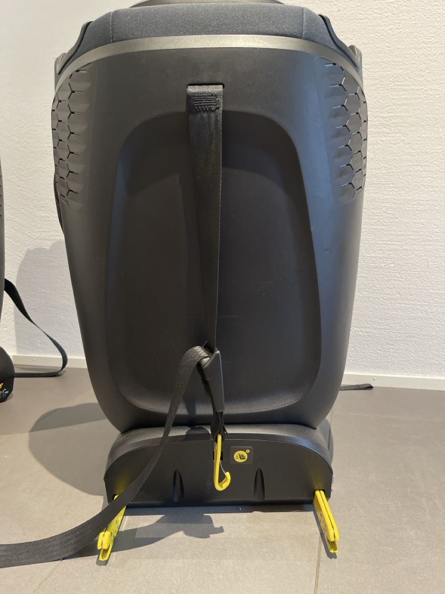 Maxi-Cosi Sièges auto: Maxi-Cosi Titan Plus i-Size Authentic Graphite – D'occasion à Oberarth par MaTla 2