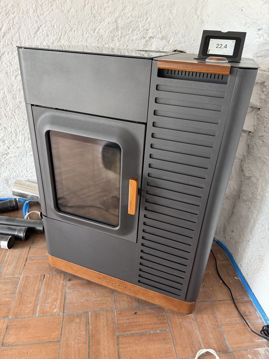 Cheminée: MoDuo Pellets und Scheitholz Austroflamm 2.4 - 9.4 kW WiFi – Gebraucht aus Agno von marcsch1970 1