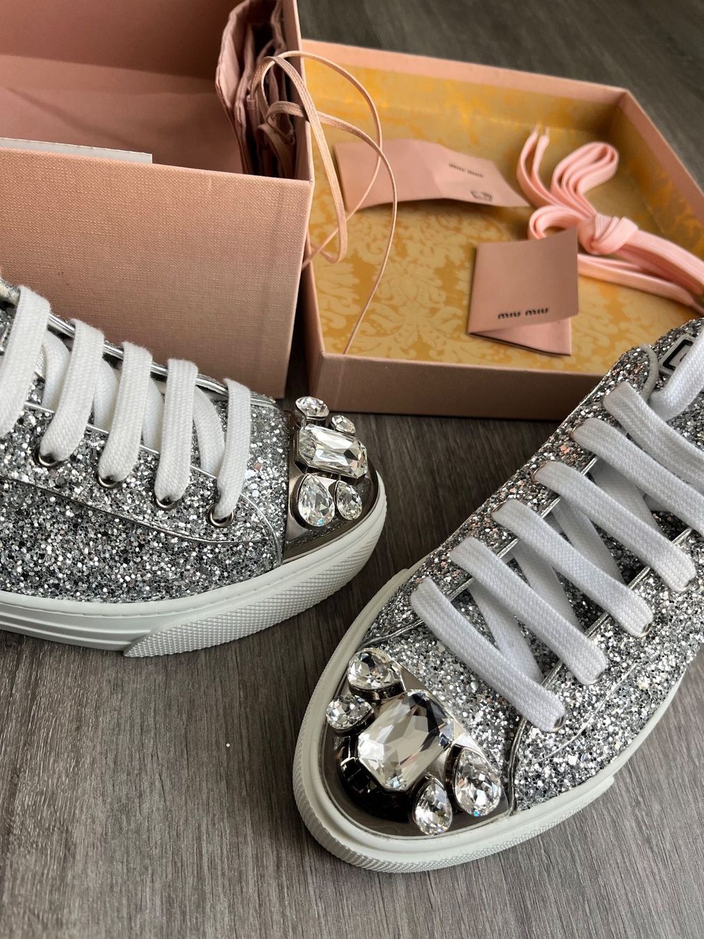 Miu Miu Damenschuhe: Miu Miu Sneaker Gr. 38 Glitzer Strass NEU – Neu und originalverpackt aus Frenkendorf von klourenco 2