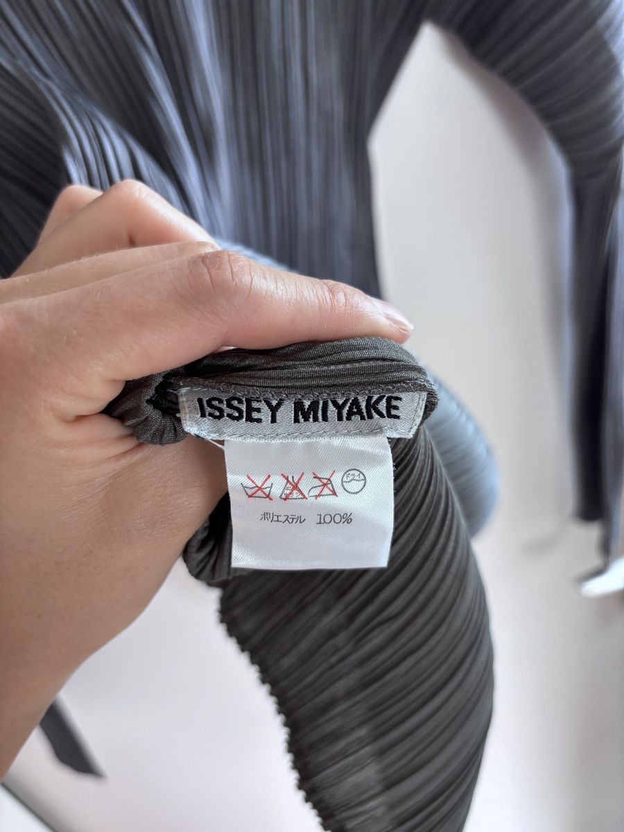 Issey Miyake Top: Haut longue manche Issey Miyake – Usato da Zürich venduto da Hanna-Hadorn 5
