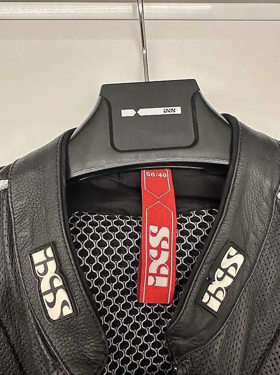 Costumes: Combinaison IXS RS 1000 taille 50/40 – D'occasion à Savièse par che_7r86 1