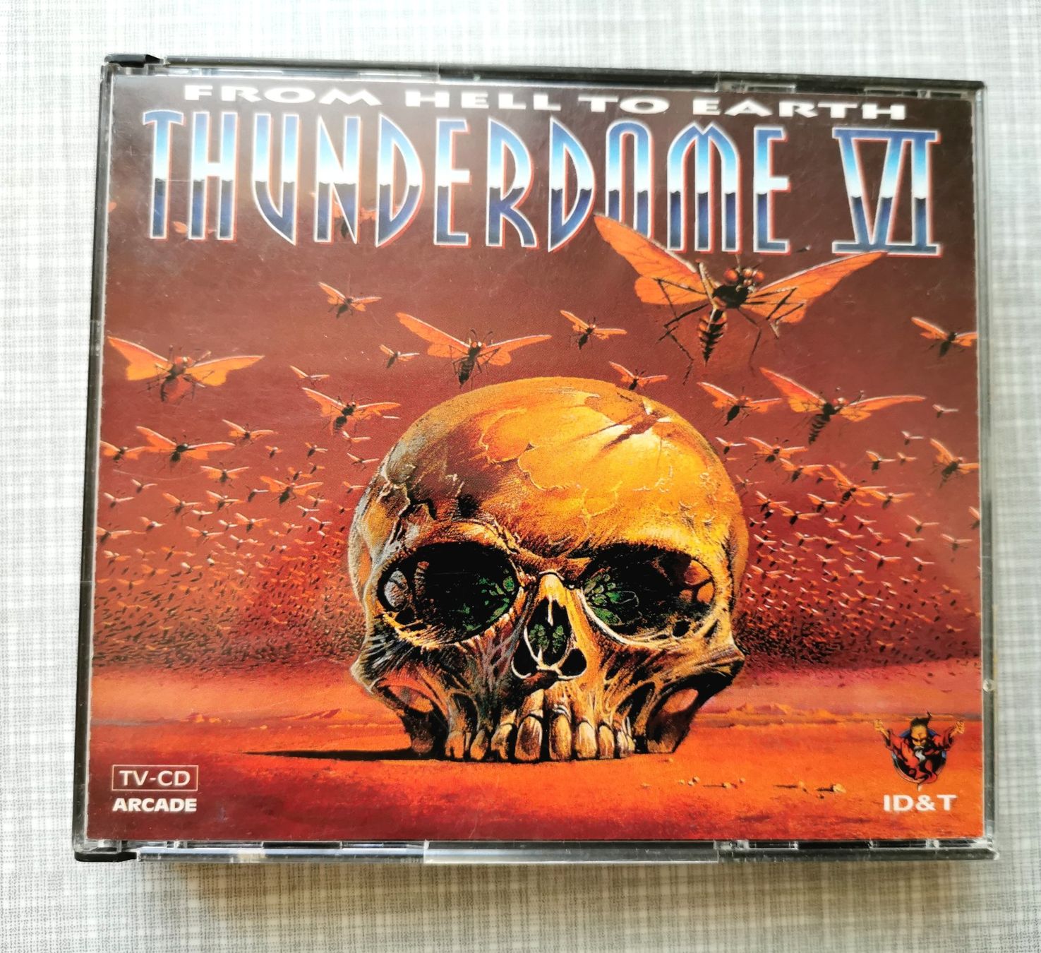 CD: Thunderdome VI - From Hell To Earth (2CD) – Usato da Basel venduto da Scarrabus