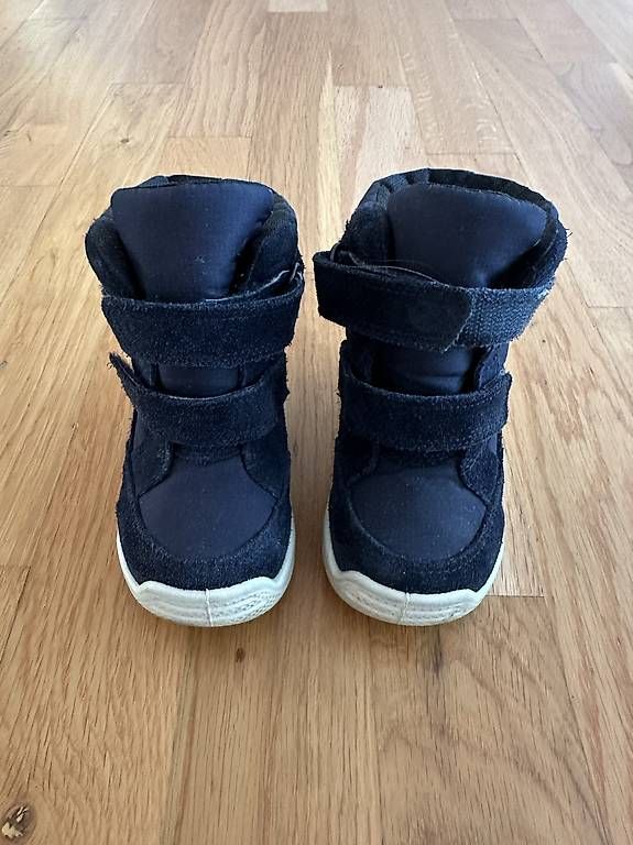 Scarpe per ragazzi: Winterschuhe Grösse 22 – Usato da Luzern venduto da val_zzf8