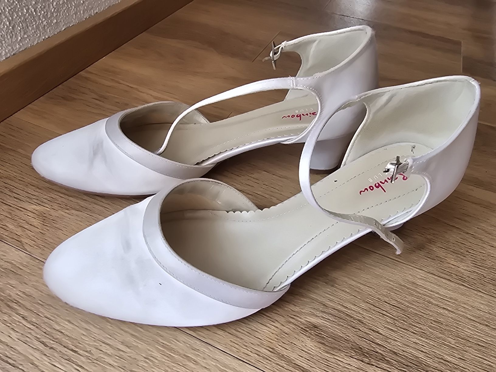 Rainbow Scarpe da donna: Rainbow Brautschuhe Anika, Gr. 38 – Usato da Hergiswil NW venduto da Pexiilexii 2