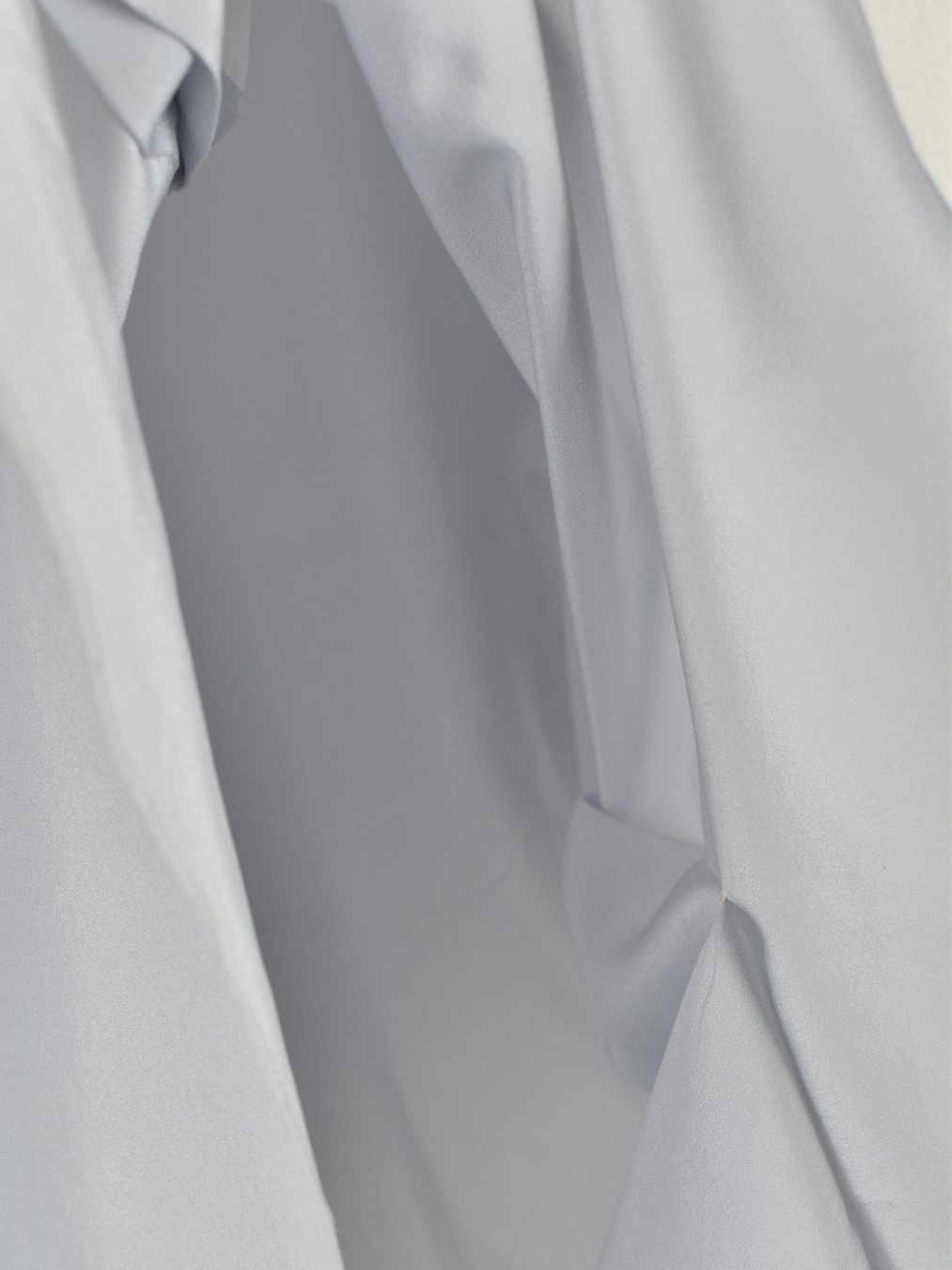 Blusen: Chalize Seidenbluse, Poncho Stil, hellblau, Gr.36, oversized – Gebraucht aus Nürensdorf von 2ND_STORY 6