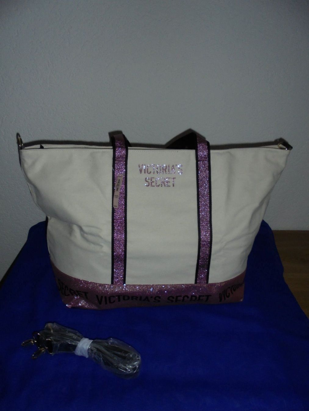 Victoria's Secret Borse da donna: VICTORIA'S SECRET RIESIGE TASCHE – Nuovo e nell'imballaggio originale da Aarau Rohr venduto da PinkSchwein 1