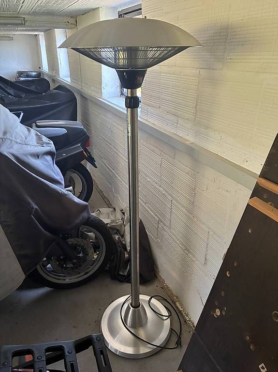 Radiatori: Heizstrahler 2100W / 3 stufig – Usato da Luzern venduto da Nautico 3