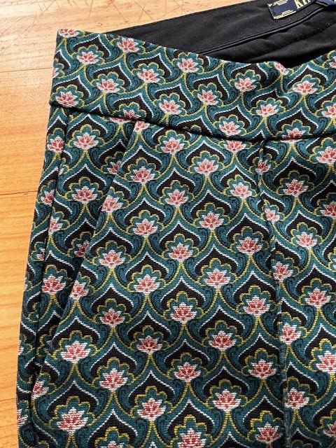 King Louie Pantaloni: King Louie hübsche Stoffhose Grösse 34 – Nuovo e nell'imballaggio originale da Bern venduto da Delirious 6