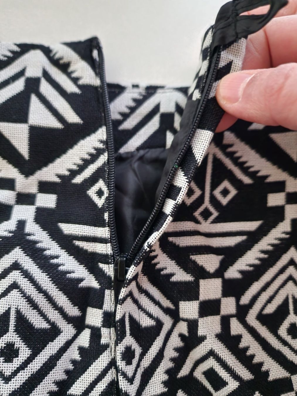 H&M Gonne: H&M | Gemusterter Jupe – Usato da Basel venduto da Lemonn 2