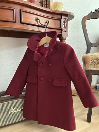 Elegant Coat - Burgundy, Perfect for Autumn Days
