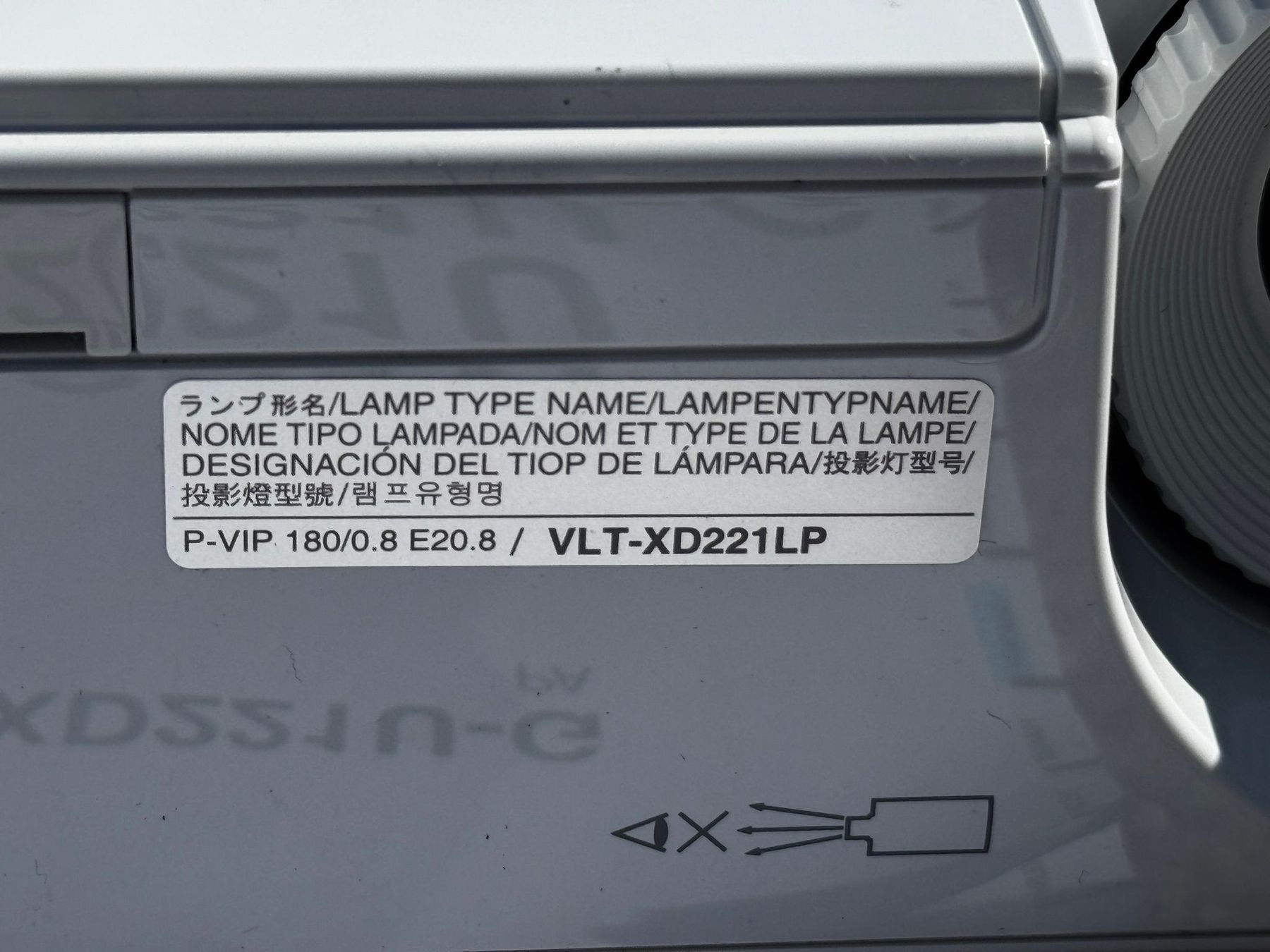 Mitsubishi Proiettori: Beamer Mitsubishi XD 221U – Usato da Egg b. Zürich venduto da Brocki_Insel_Egg 3