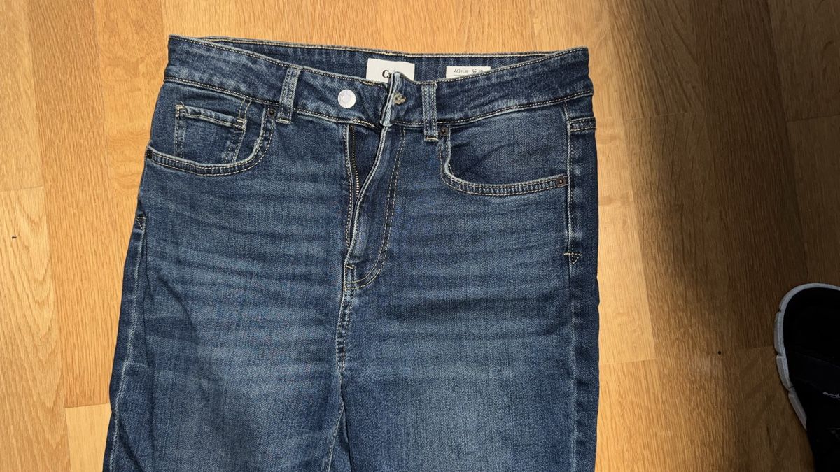 C&A Jeans: Jeans Bootcut-Flare, 40 High – Gebraucht aus Gümligen von morticiaaddams 1