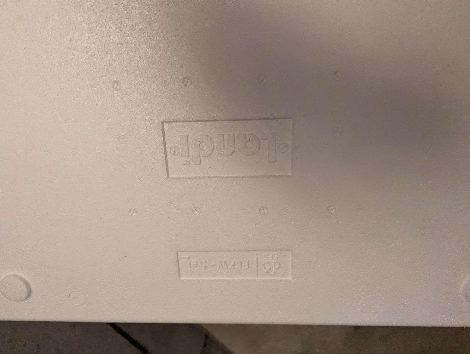 Kühlschränke & Kühlen: 2x Styroporbox Thermobox Isolierbox weiss – Gebraucht aus Basel von labaffe01 2