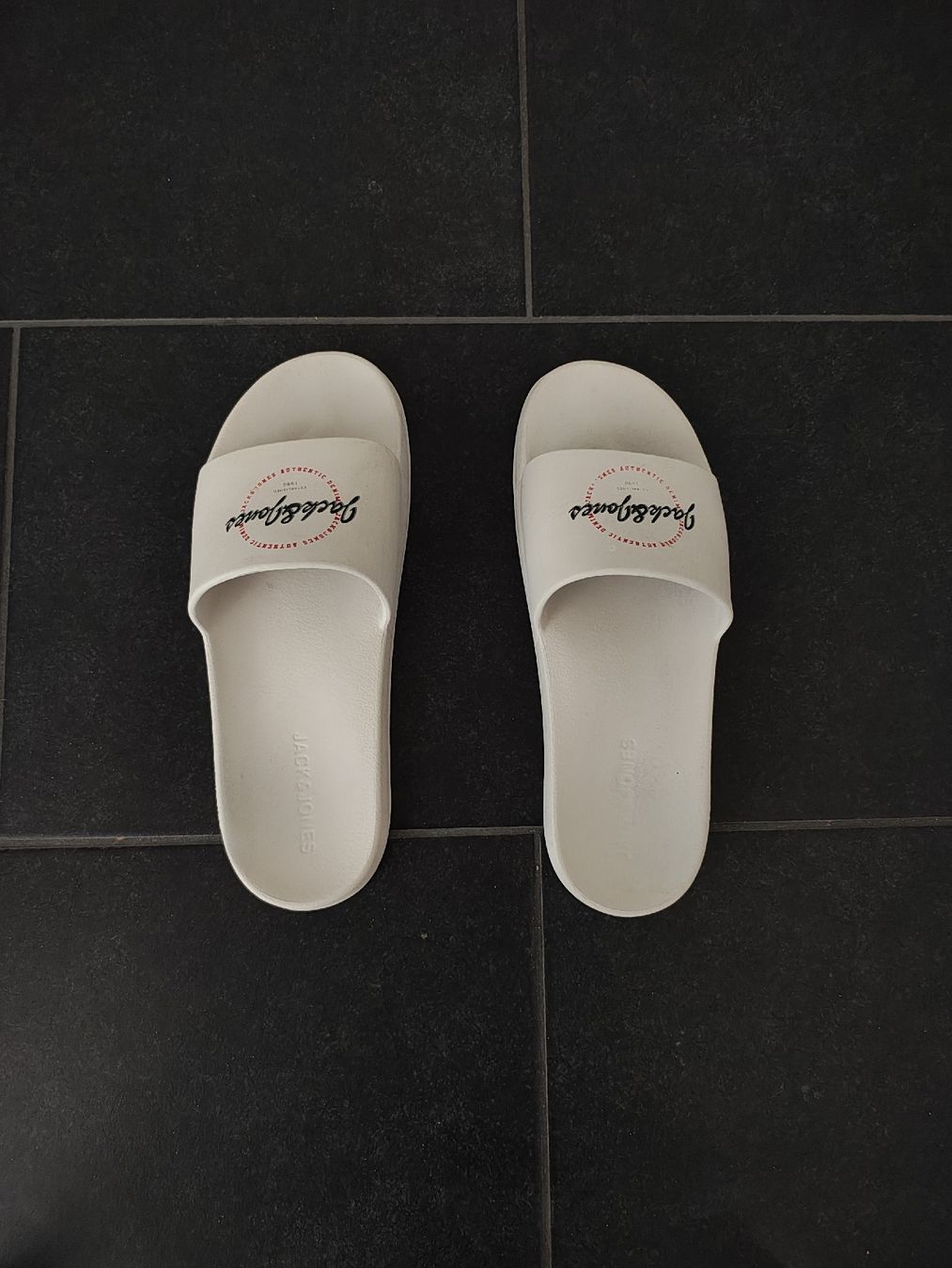 Jack & Jones Scarpe da uomo: Badeschuhe Jack & Jones weiss Grösse 45  – Usato da Muri AG venduto da mar_8cyq