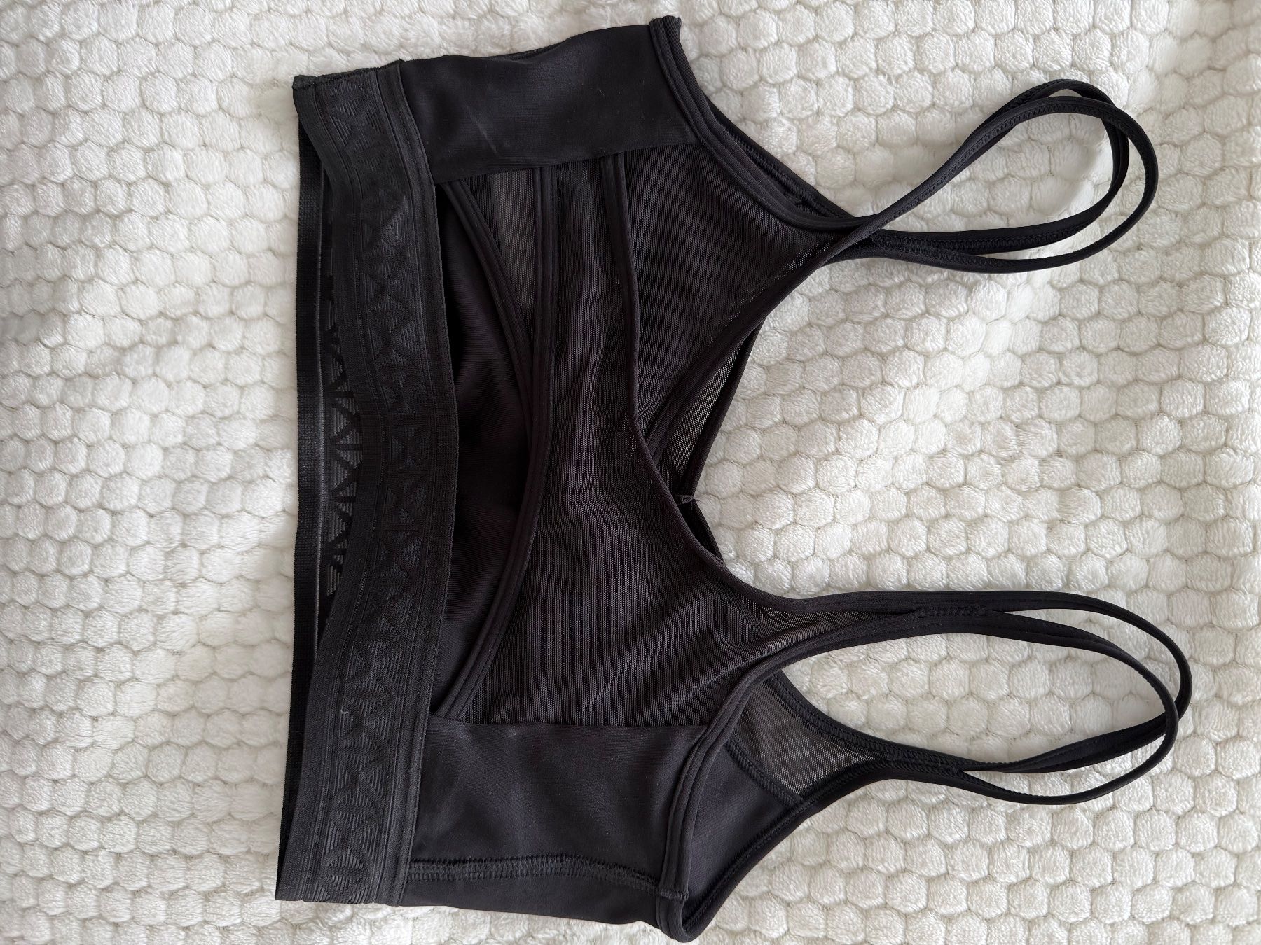 Puma Top: Brassière Puma x Pamela Reif – Nuovo (secondo la descrizione) da Fribourg venduto da sil_wzt6 1