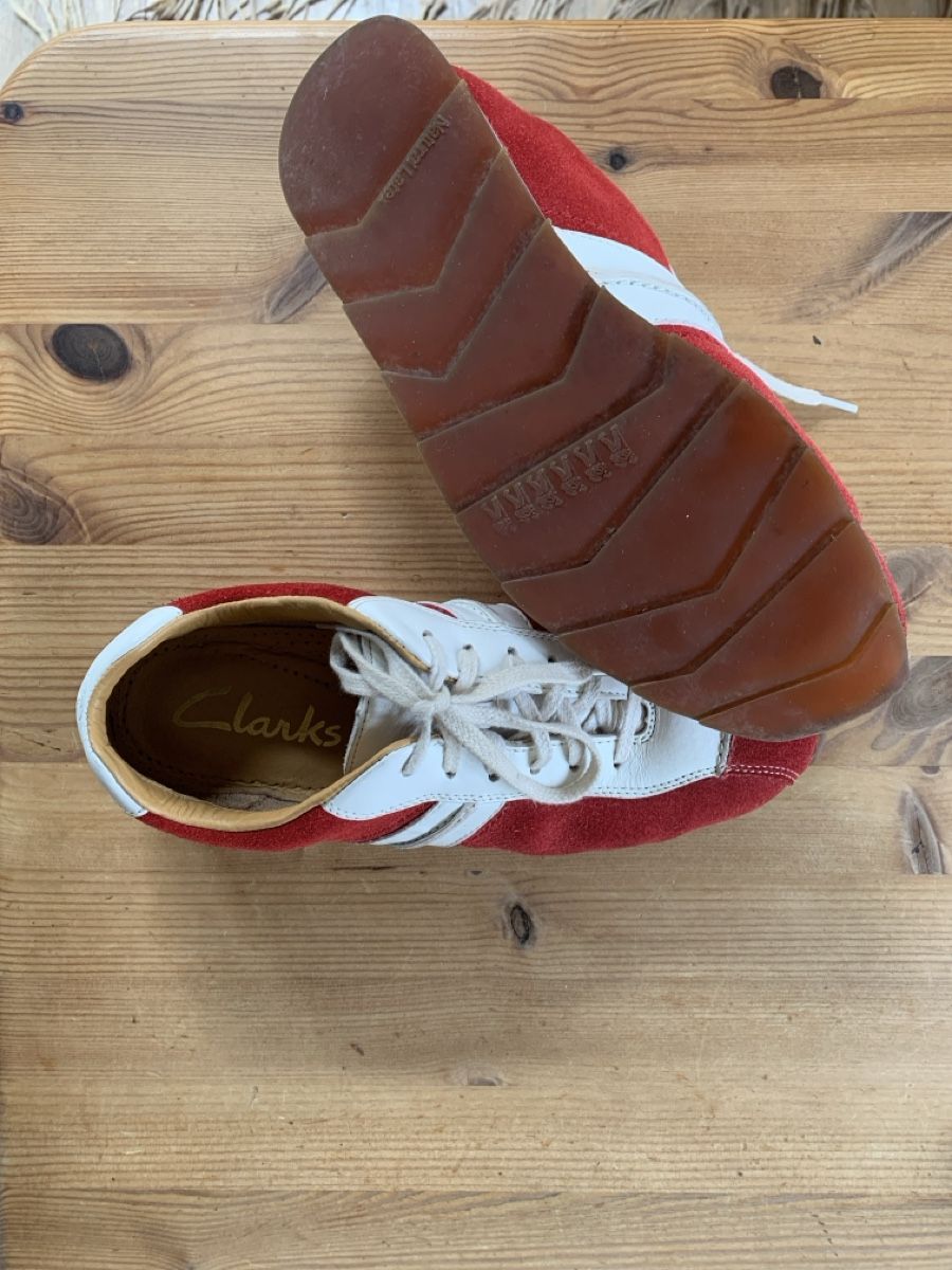 Clarks Scarpe da donna: Clarks Retro Sneaker rot/weiss Gr.6 – Usato da Amriswil venduto da rah_hd2j 1