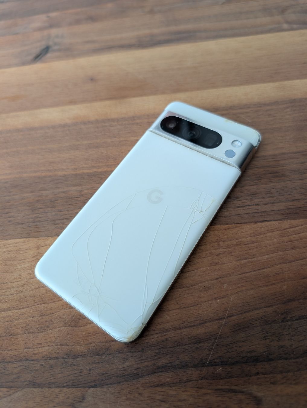 Google Telefoni cellulari / Smartphones: Google Pixel 8 Pro, 256 GB, Porcelain – Usato da Wil SG venduto da Gialli86 1