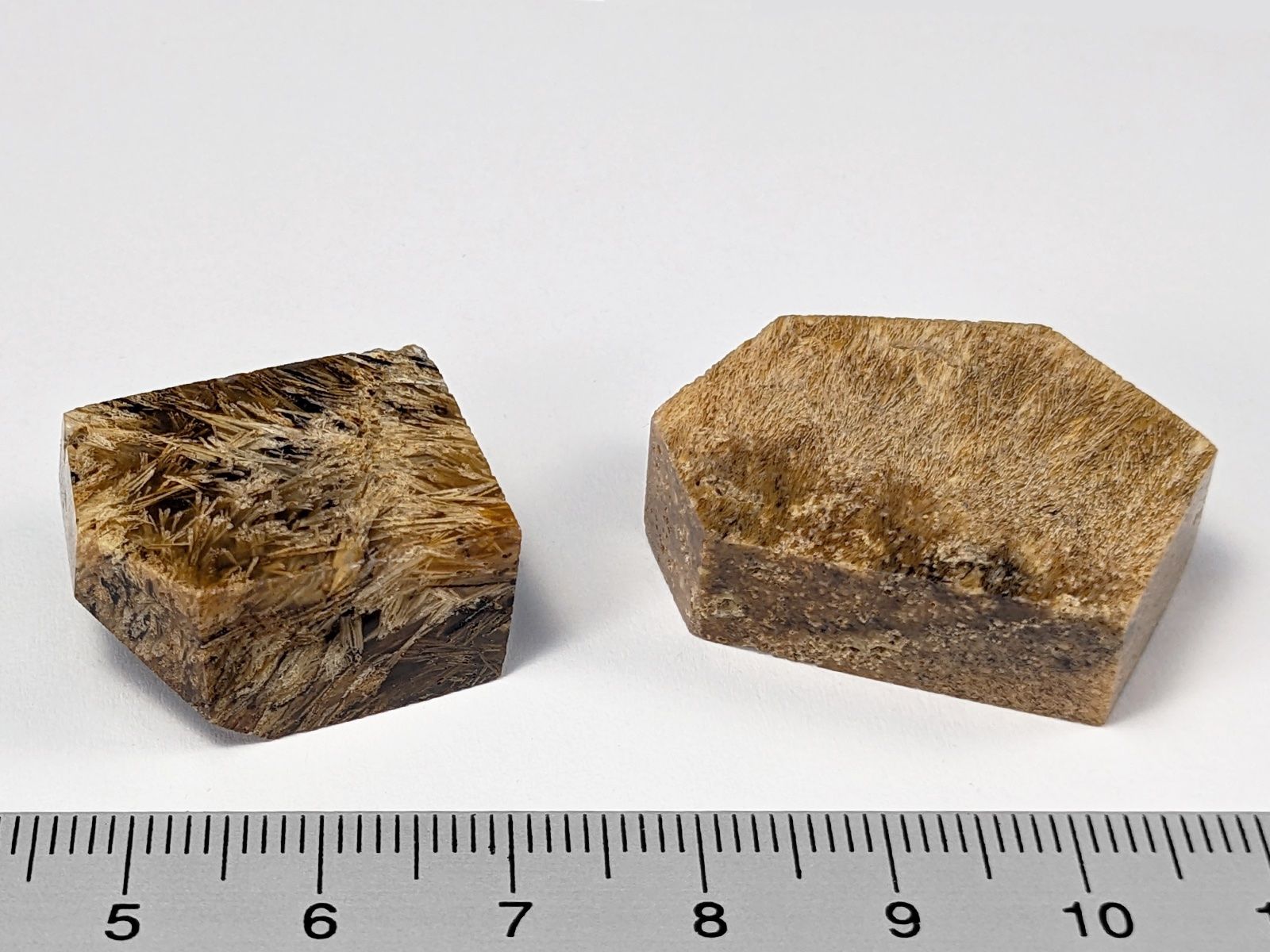 Minerali & Pietre curative: Rutilquarz - Polierte Freiform 2Stk. 23 und 29mm – Nuovo e nell'imballaggio originale da Meilen venduto da StoneGarden