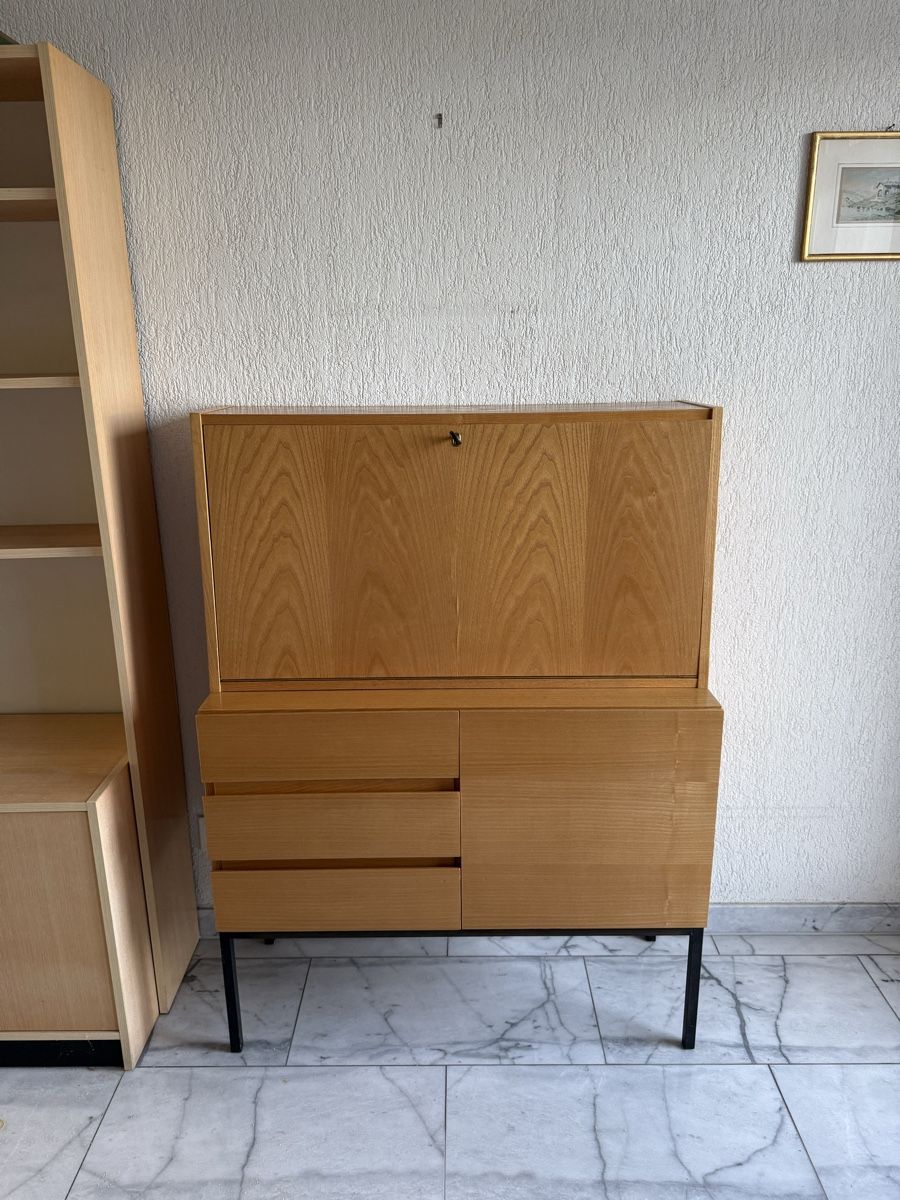 Allestimento di negozi e stand fieristici: Vintage Sekretär Möbel – Usato da Wettingen venduto da nic_sbb8