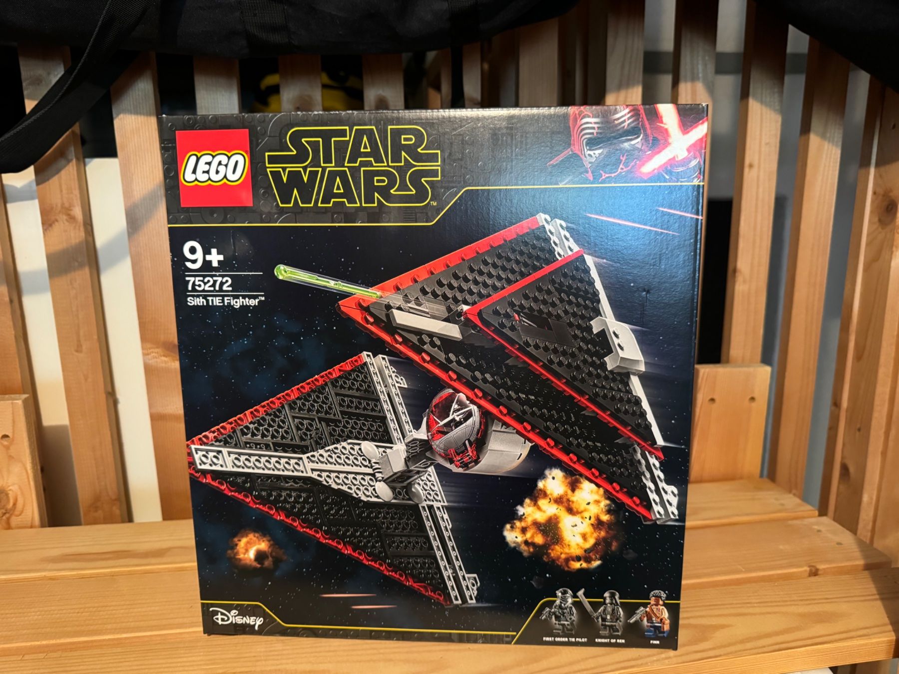 Lego Baukästen: Lego Set 75272 Sith TIE Fighter™ – Neu und originalverpackt aus Zürich von matzie1980