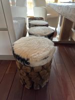 4 Chalet Stil Hocker aus Holz und Fell