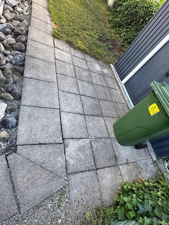 Bodenbeläge: Betonplatten – Gebraucht aus Holderbank AG von gui_5pd2