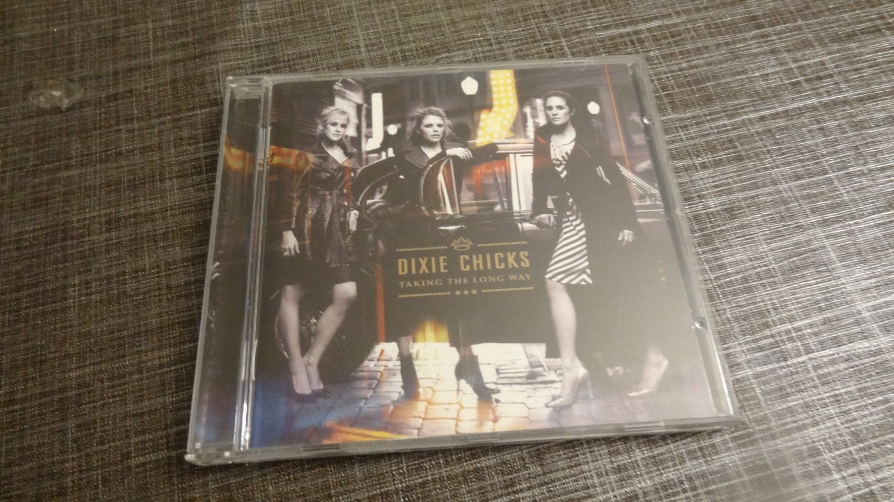 CD: Dixie Chicks - Taking the Long Way CD – Usato da Olten venduto da Disc-Ausverkauf