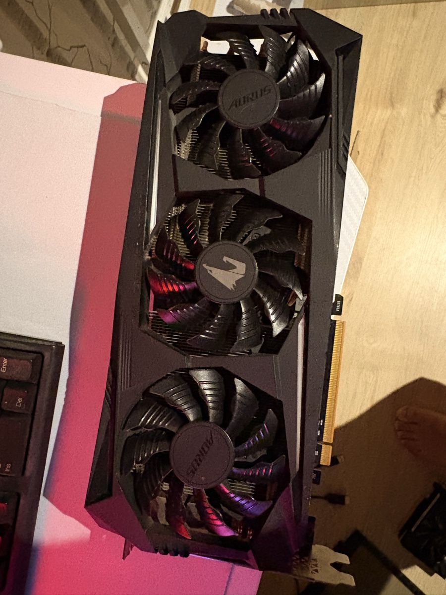 Amd Grafikkarten: AMD RADEON RX 5700xt AORUS  – Gebraucht aus Dompierre FR von PRiT_Madara