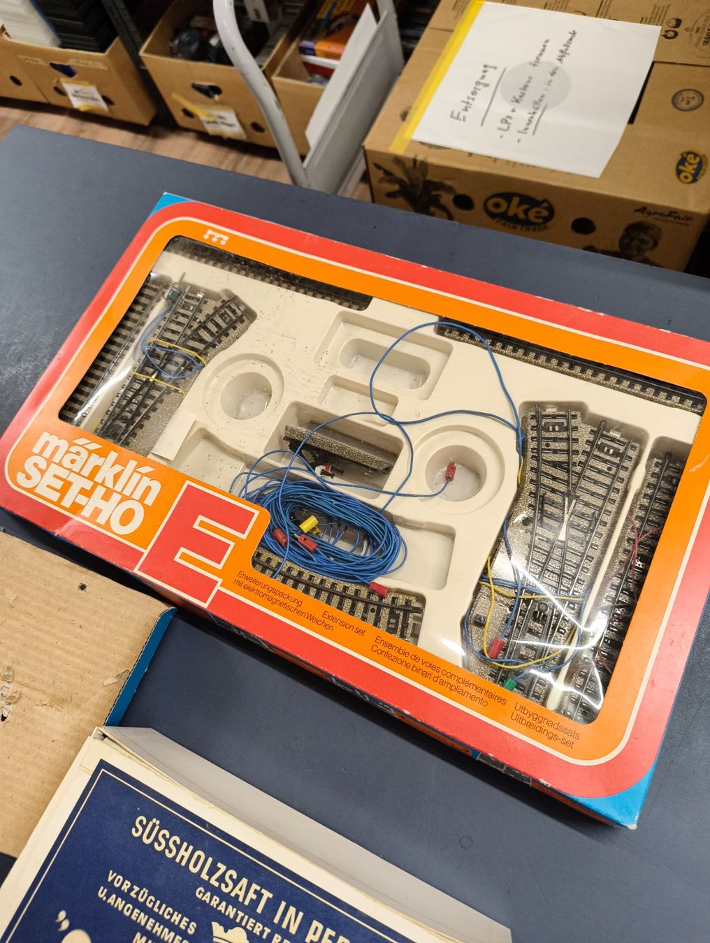 Märklin Modelleisenbahnen: Märklin Transformator 6631 220 Volt plus diverse Gleise – Gebraucht aus Basel von bk_brockibasel 3