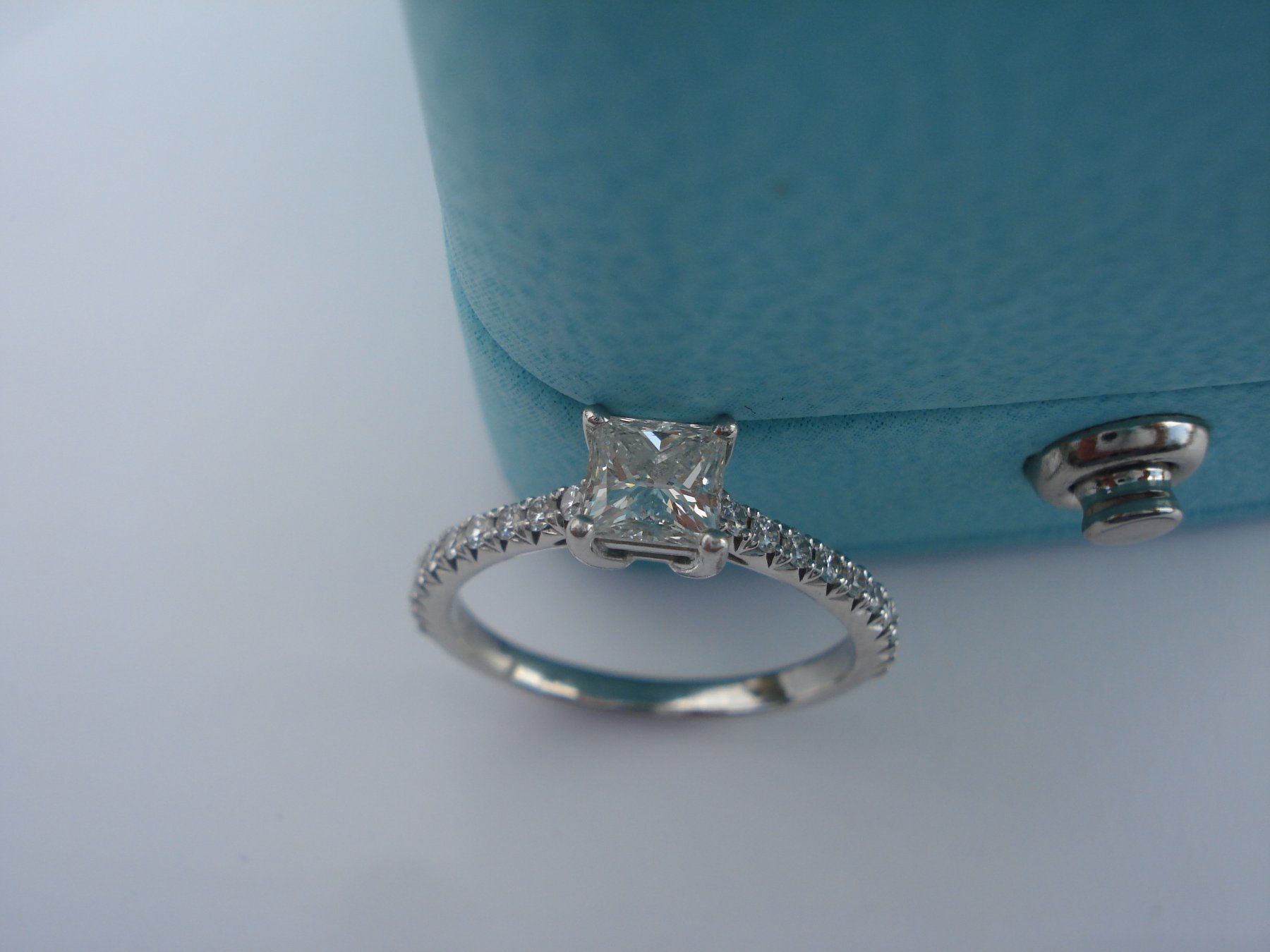 Tiffany & Co. Ringe: Tiffany & Co. Ring Princess Cut Pt 950 – Gebraucht aus Basel von art.basel 7