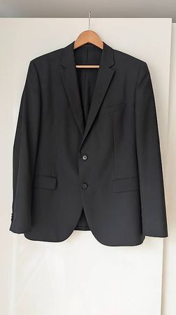 Hugo Boss Anzug, schwarz, selten getragen, Grösse 54