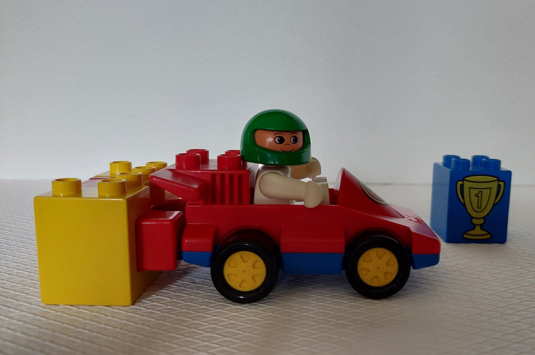 Spielzeuge: Duplo voiture avec propulseur – Gebraucht aus Grandson von Dobbyl