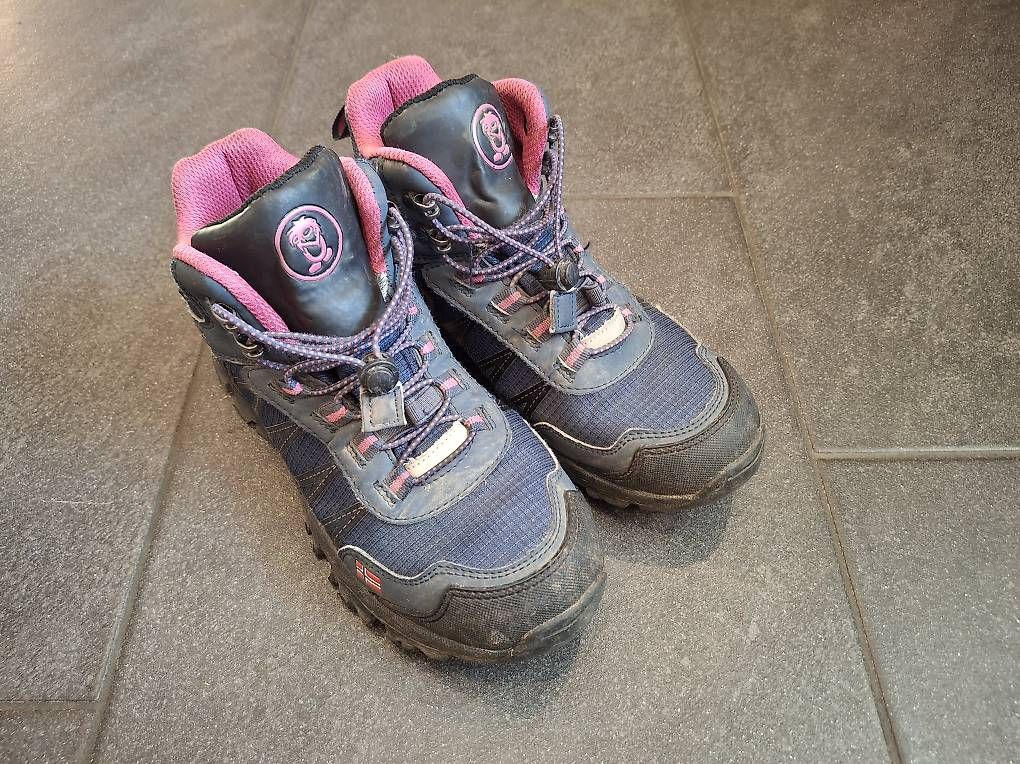 Scarpe per ragazze: Wanderschuhe Gr.34 – Usato da Reutigen venduto da Anita1234