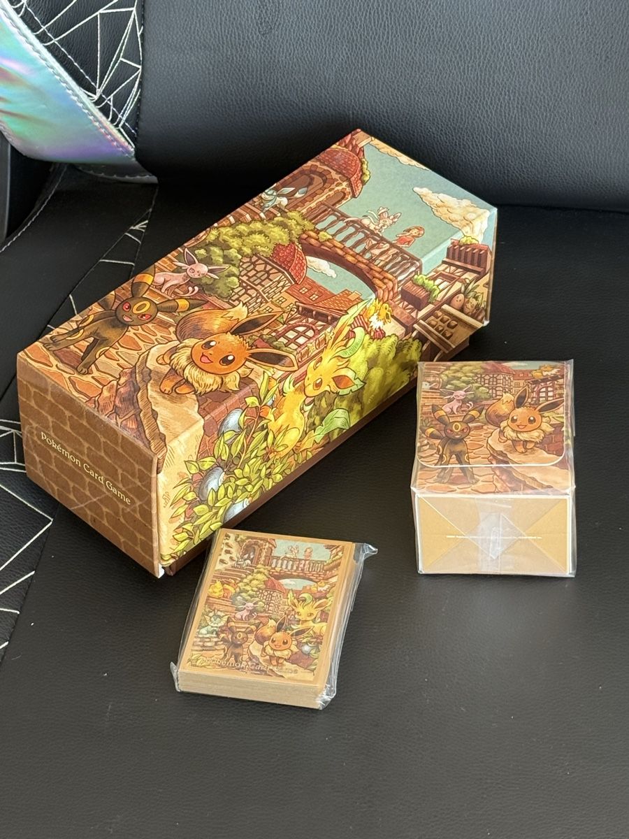 Pokémon Carte collezionabili: POKEMON Eevee Heroes Empty Gym Center Box, Deck Box, Sleeves – Usato da St-Prex venduto da edu_7n9x
