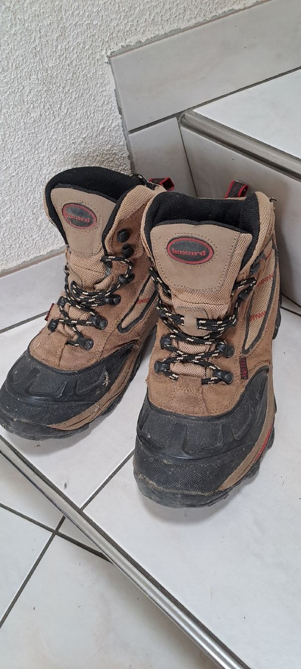 Scarpe da uomo: Wanderschuhe – Usato da Neuenkirch venduto da domsalat7