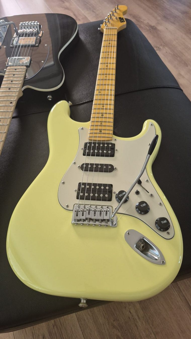 Musikinstrumente: 2 E-Gitarren – Gebraucht aus Balsthal von Ticino1972 1