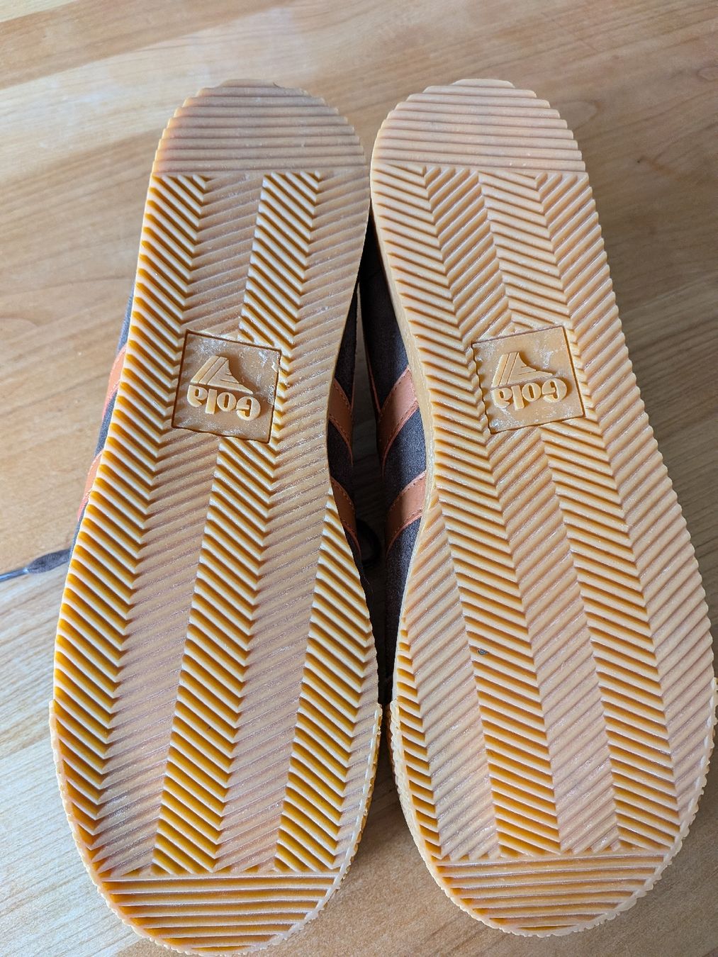 Scarpe da uomo: Sneaker Gola 42 – Nuovo (secondo la descrizione) da Dornach venduto da Bagpipe 3
