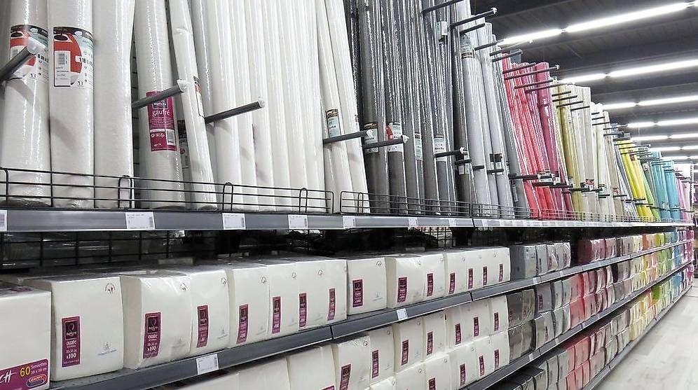 Étagères: Rayonnage de magasin 400 m2 – D'occasion à Etoy par 100_l6sc