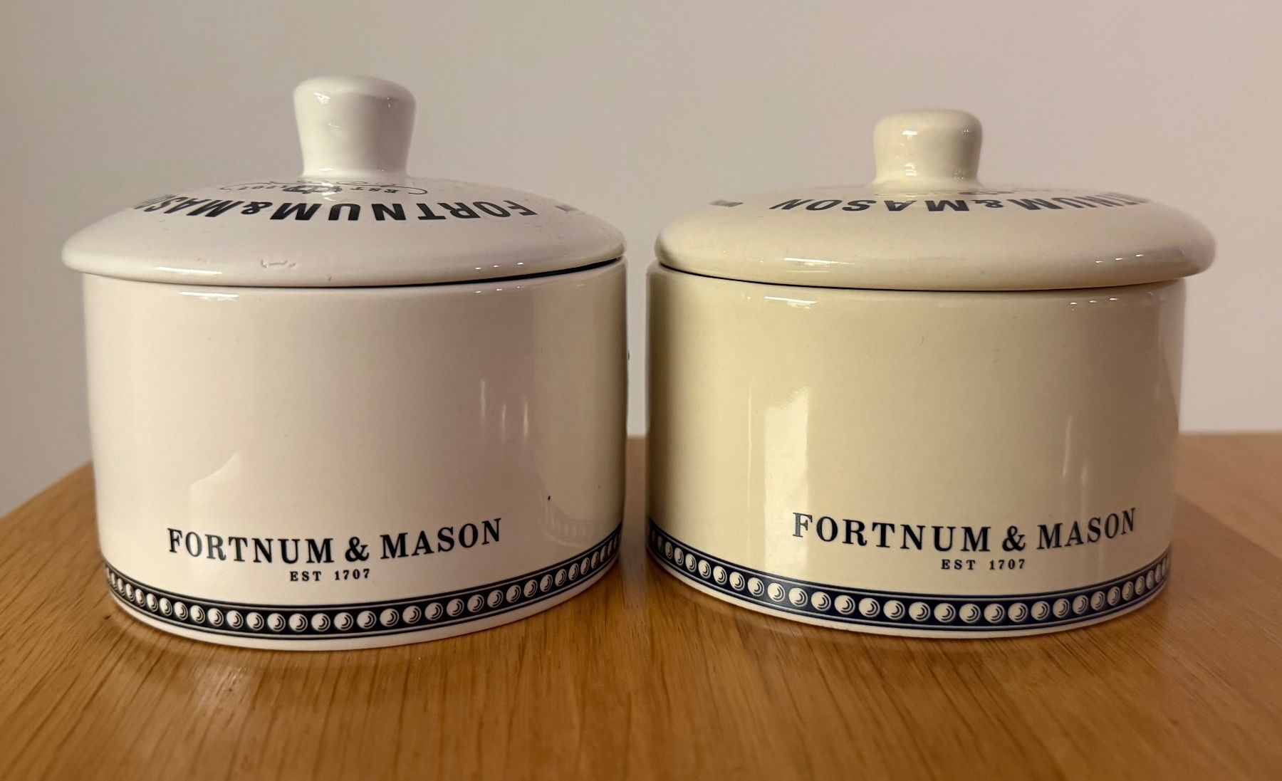 Töpfe: 2 Fortnum & Mason Rarebit Toepfe mit Deckel – Gebraucht aus Basel von Rouge. 6