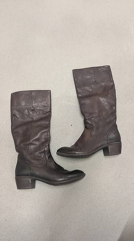 Chaussures femmes: Leder Stiefel gr. 38  – D'occasion à Root par vin_wr2l