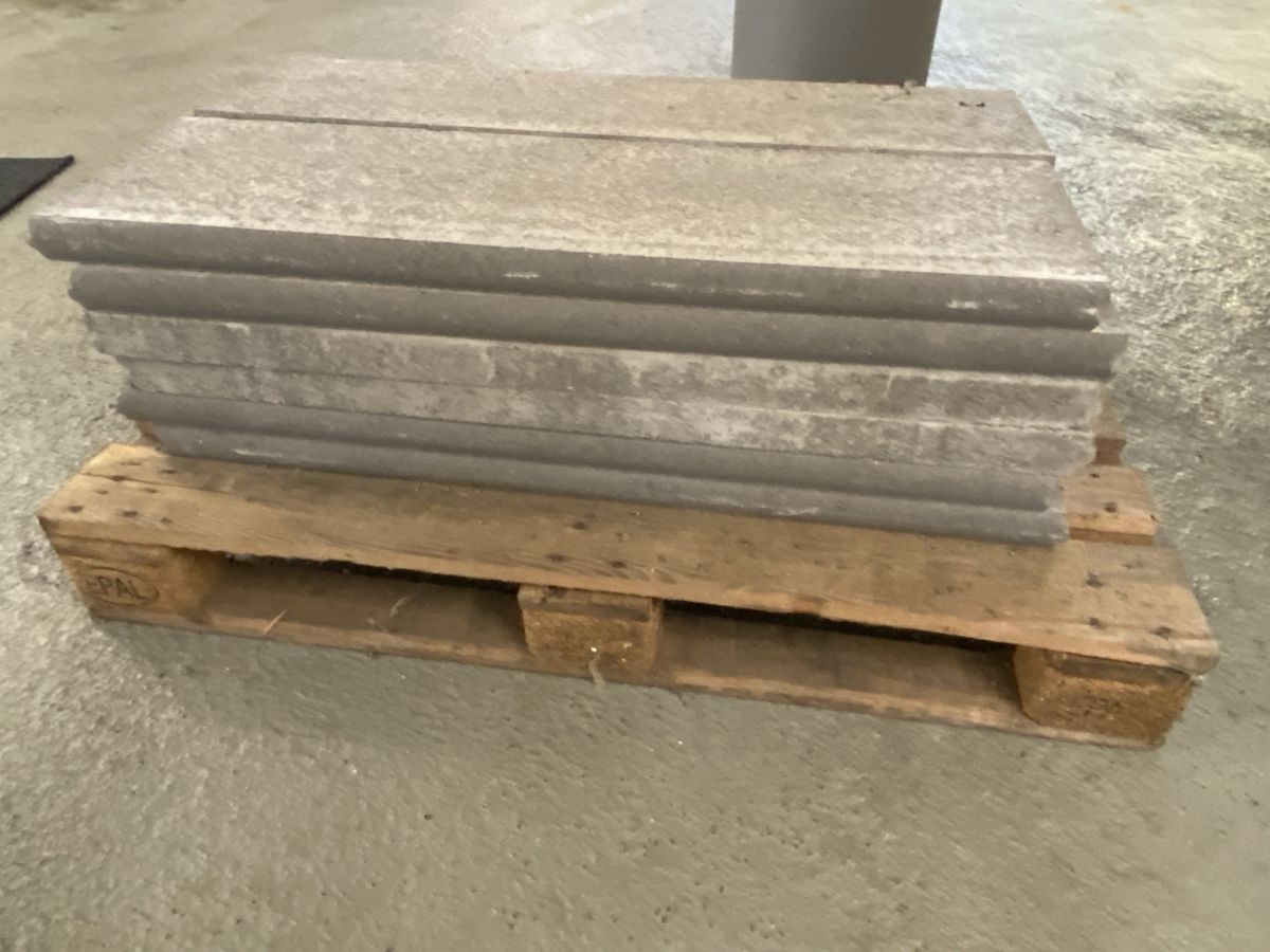 Pietre & tegole: 12 Stellriemen 100x28x5cm – Nuovo (secondo la descrizione) da Hägglingen venduto da Karin0802 1