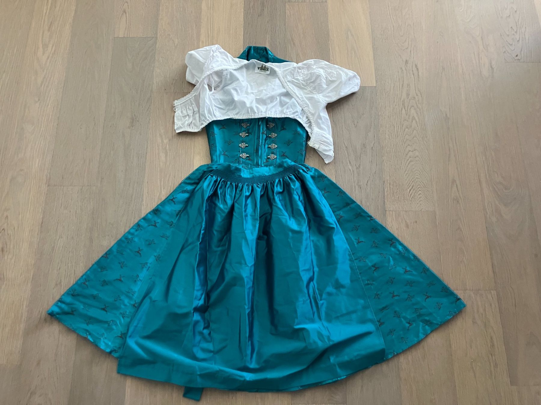 Vestiti: Oktoberfest Dirndl Grösse 32 – Usato da Lindau venduto da PrinterGuy
