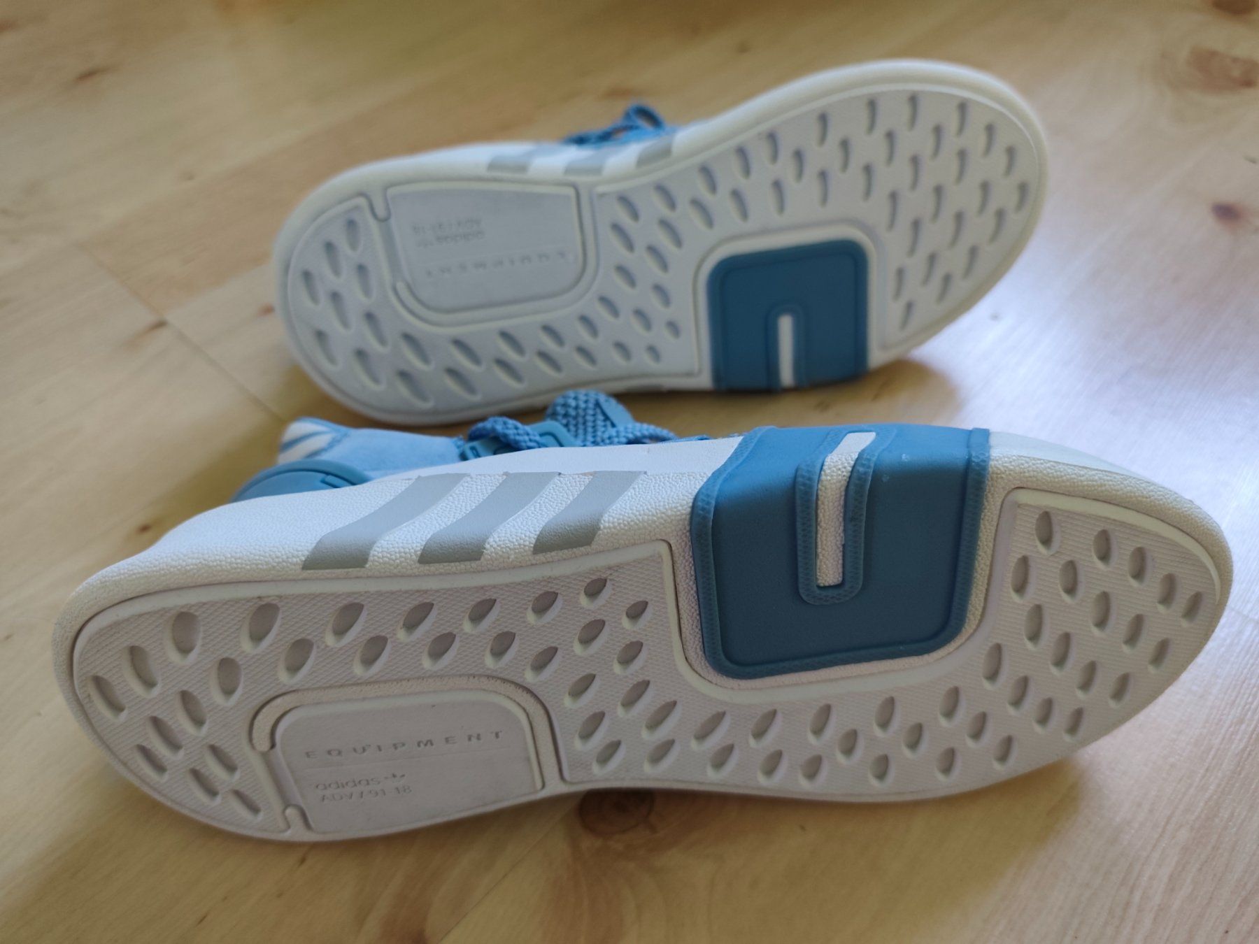 Adidas Damenschuhe: Adidas EQT Sneaker in hellblau, Grösse38 2/3 – Neu (gemäss Beschreibung) aus Rheineck von Polcadot 4