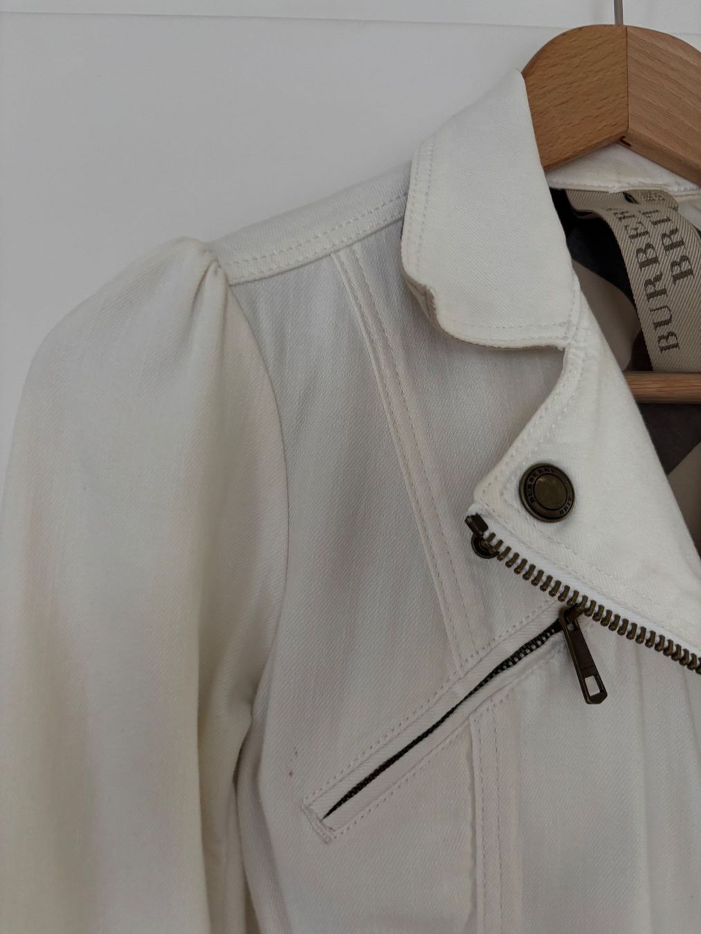 Burberry Jacken: BURBERRY  eelastische Bikerjacke 34, hellblau – Gebraucht aus Herrliberg von mayfi 1
