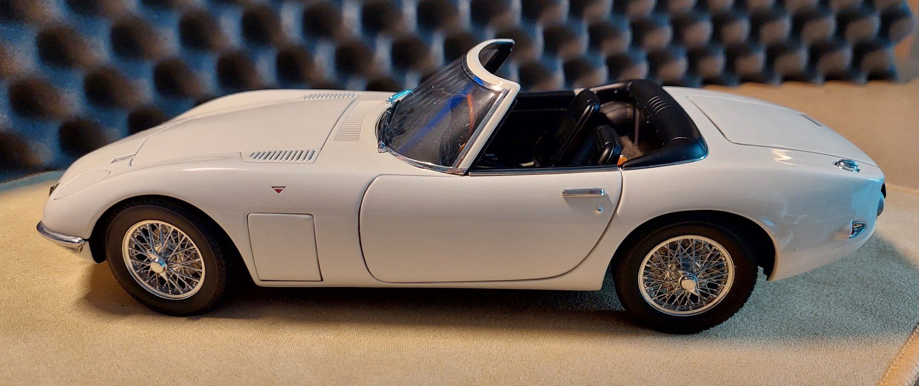 Autoart Modellini d'auto: AUTOart Millenium 78736 Toyota 2000GT 1/18 – Nuovo (secondo la descrizione) da Heimberg venduto da afanki1 4