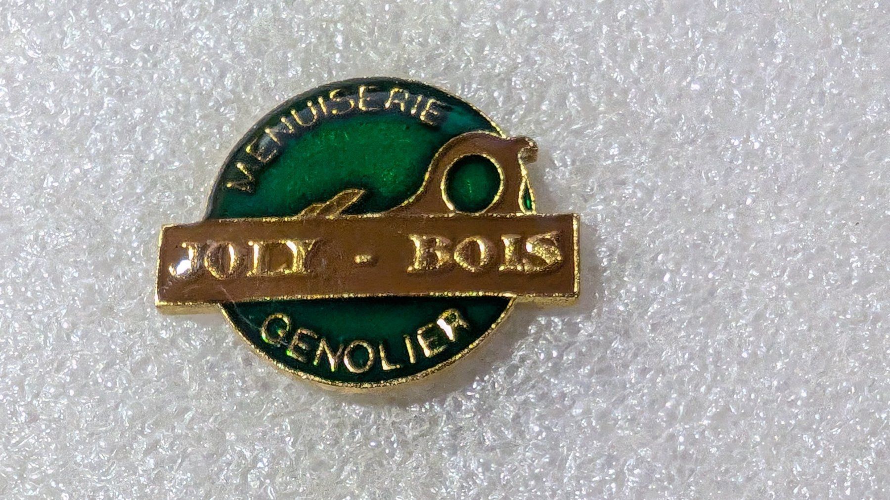 Placchette & Badge: Ansteckpin 211: Joly Bois – Usato da Oppligen venduto da Pin-Fall-Shop