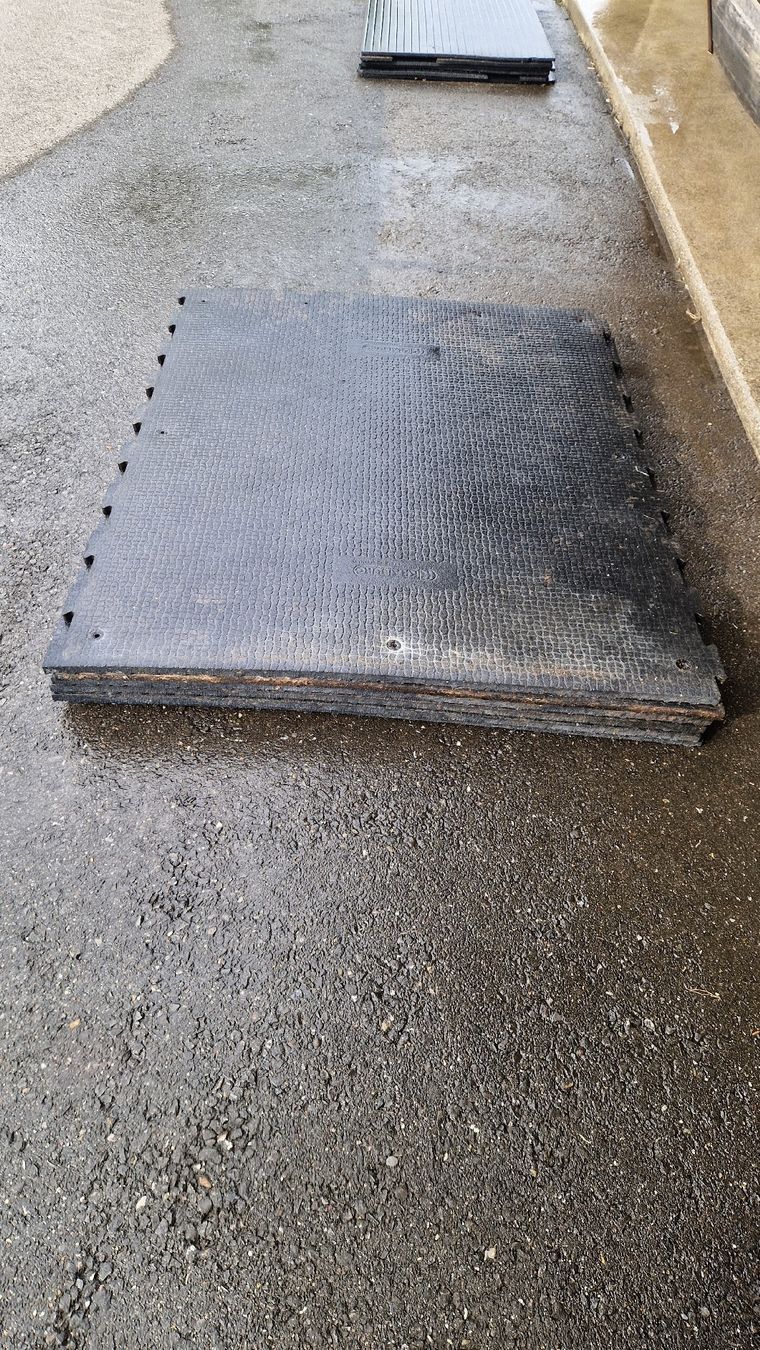 Tapis de sol: Stall Gummimatten – D'occasion à Kerns par 2peter210