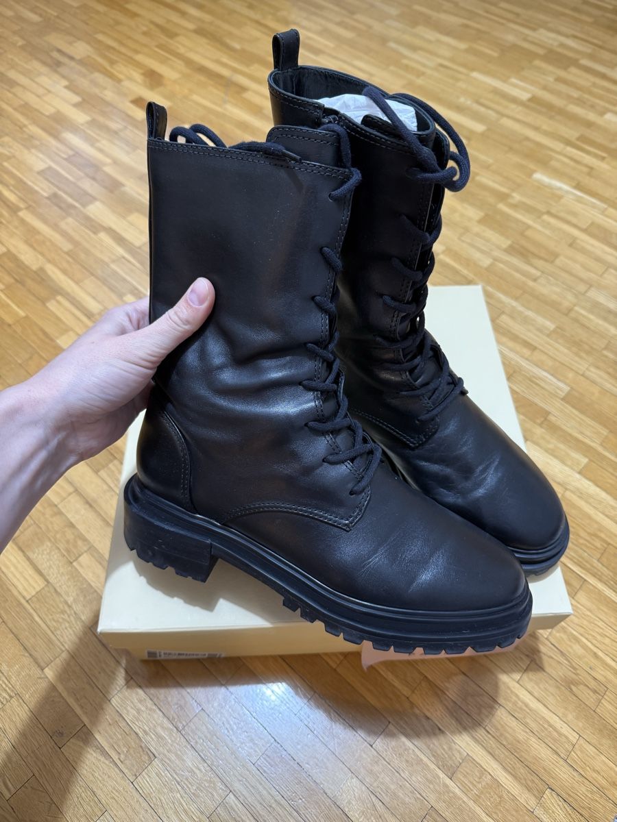 Scarpe da donna: Porte & Paire boots s.40 – Usato da Nyon venduto da dasha107 1